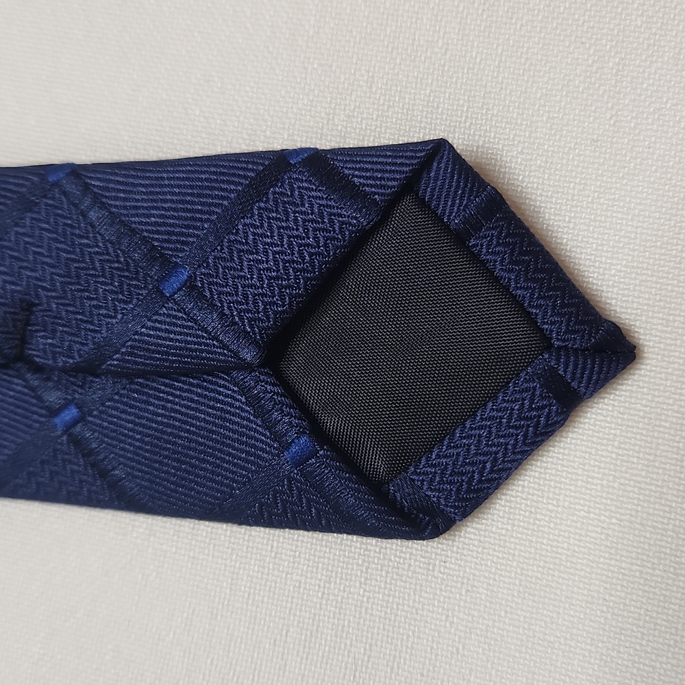 Diamond Necktie - Picture 13 of 15